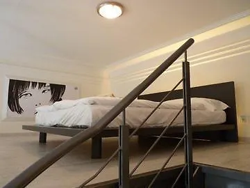- The Modern Flat * Praga